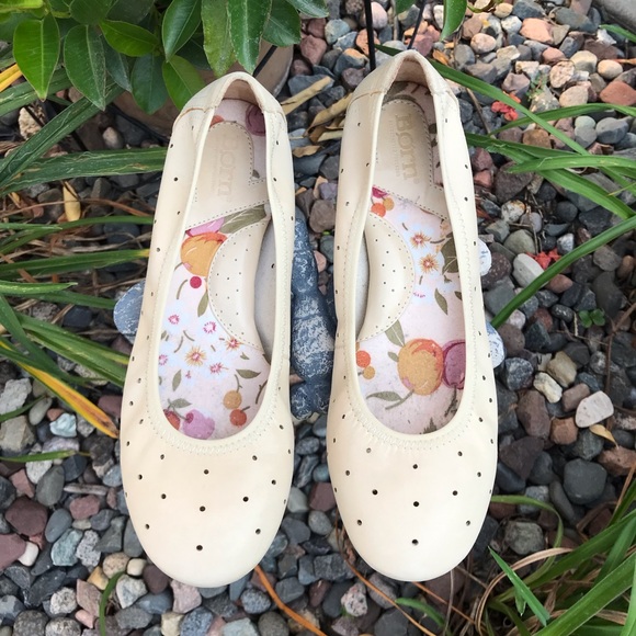🍀🌸 Born perforated Ballet Flats🌸🍀 - Picture 8 of 8